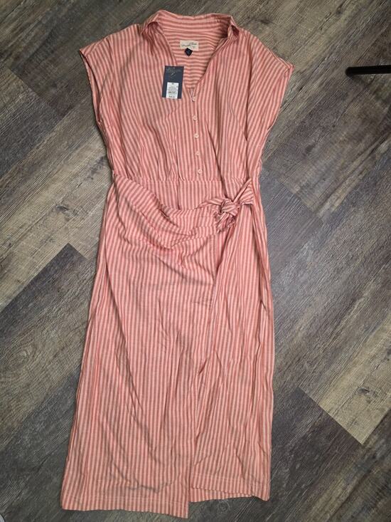 Universal Thread Dresses & Skirts - Universal Thread Womens XS Dress Pink Striped Button Front Tie Waist Midi NWT
